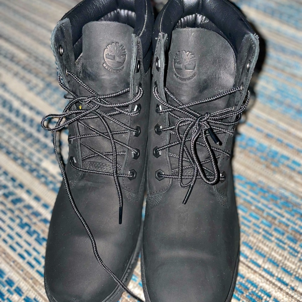 ✨ Timberland Basic 6” Black Boots ✨